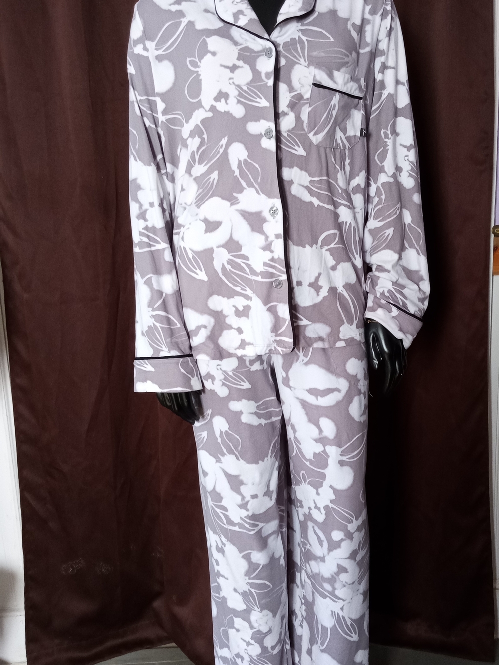 Simply Vera Vera Wang Grey And White Pajama Set, M